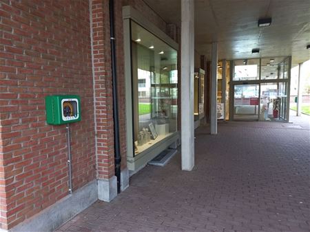 Waar hangen de AED-toestellen van de gemeente?