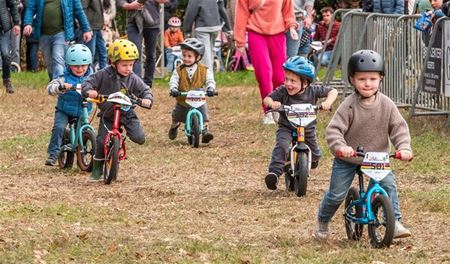 Zaterdag Terlaemencross aan De Val in Viversel
