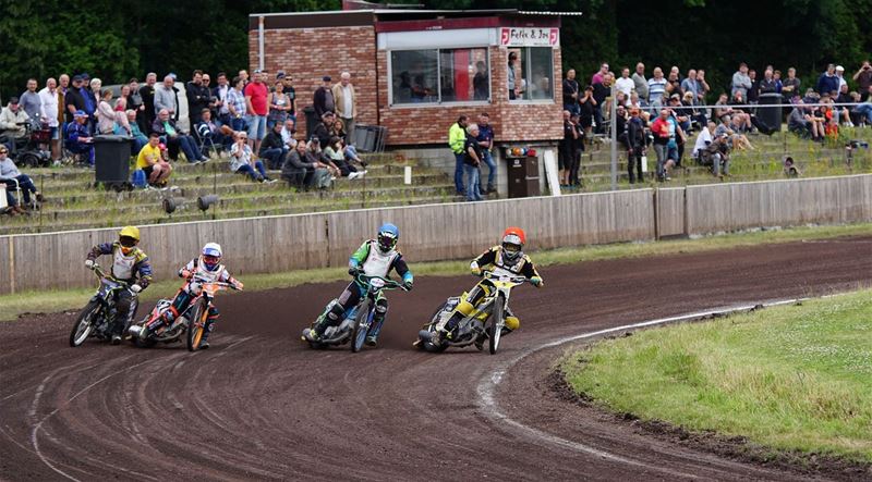 Zondag 42 speedwayraces op Helzold