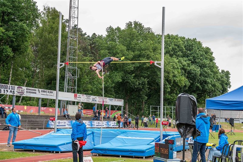 Zondag polsstokmeeting op De Veen