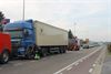 veel-verkeershinder-door-botsing-van-trucks