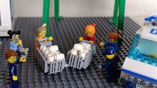 De strijd tegen corona in Lego