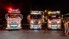 Prachtige truckshow in het donker