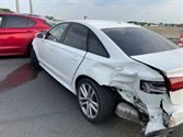 Complete ravage: 6 auto's botsen in 2 ongevallen
