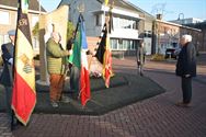 Bloemenhulde aan het monument in Heusden