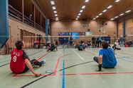 Spektakel in rolstoel- en zitbadminton