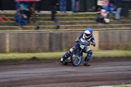 Loodzware speedwayraces op geteisterde baan