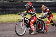 Loodzware speedwayraces op geteisterde baan