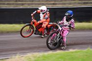 Loodzware speedwayraces op geteisterde baan