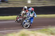 Loodzware speedwayraces op geteisterde baan