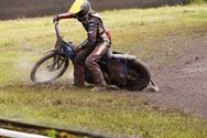 Loodzware speedwayraces op geteisterde baan