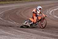 Loodzware speedwayraces op geteisterde baan