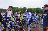 Loodzware speedwayraces op geteisterde baan