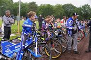 Loodzware speedwayraces op geteisterde baan