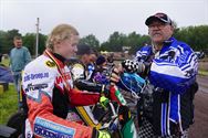 Loodzware speedwayraces op geteisterde baan