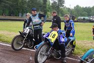 Loodzware speedwayraces op geteisterde baan