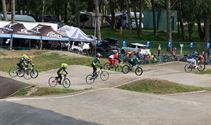 Veel volk en mooie races op eerste dag BK BMX