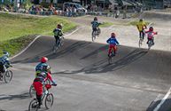 Veel volk en mooie races op eerste dag BK BMX