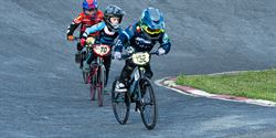 Veel volk en mooie races op eerste dag BK BMX