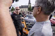 Veel volk voor de parade van de 24 Uren-racers