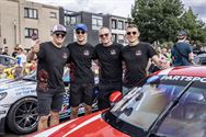 Veel volk voor de parade van de 24 Uren-racers