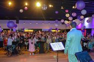 Veel volk swingt op feest van de burgemeester