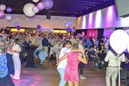 Veel volk swingt op feest van de burgemeester