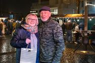 Sfeer ondanks de regen op Heusdense kerstmarkt