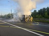 Bestelwagen brandt helemaal uit op E314