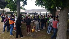 165 wandelaars, jong en oud samen op pad