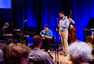 Jonge en ervaren muzikanten sluiten jazzseizoen af