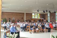 Volle kerk voor priesterjubileum pastoor Guido