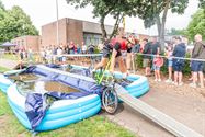 Fietsers zorgen voor spektakelstuk in Eversel