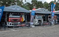 De racetrucks hebben al van katoen gegeven