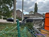 Auto belandt op zijn flank na crash in Sluisbamd