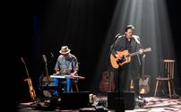 Country Mavericks eert groten van de country