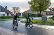 Veel mountain- en gravelbikers aan De Veen