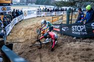 Del Grosso klopt van Aert op de meet