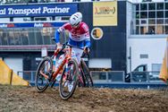 Del Grosso klopt van Aert op de meet