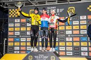 Del Grosso klopt van Aert op de meet