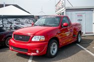 Massa volk voor auto's, show en DDT op Race Wars