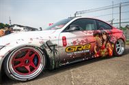 Massa volk voor auto's, show en DDT op Race Wars