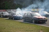 Massa volk voor auto's, show en DDT op Race Wars