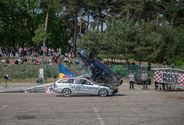 Massa volk voor auto's, show en DDT op Race Wars