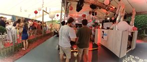 DJ, bicky's en shotjes bij Calice