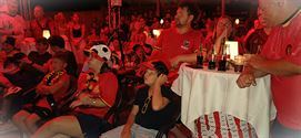 DJ, bicky's en shotjes bij Calice