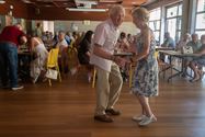 Sebastiano zet ze aan het dansen in De Zandloper