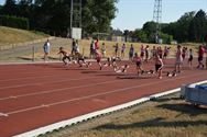 Kranige jeugdatleten trotseren de hitte