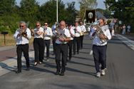 De Sacramentsprocessie bracht Viversel op de been