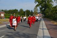 De Sacramentsprocessie bracht Viversel op de been